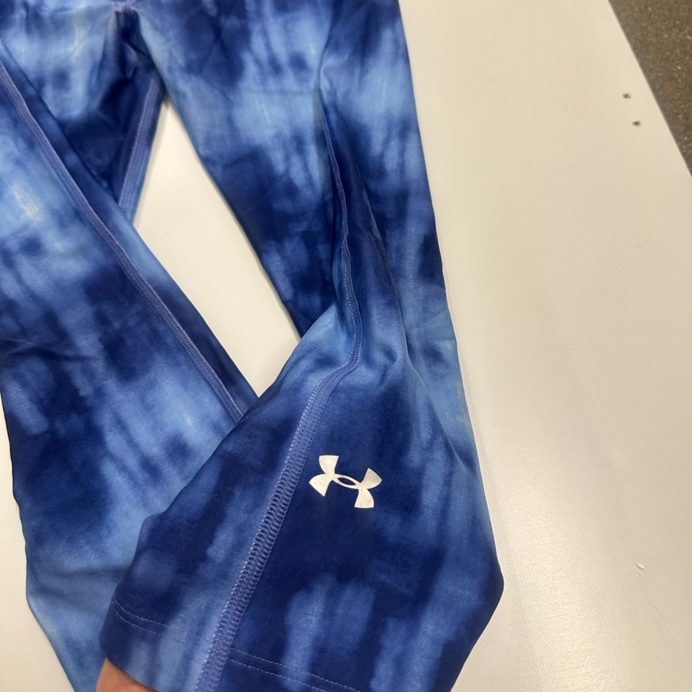 Under Armour HeatGear Compression Capris – Blue & White Tie-Dye (Size-Medium)